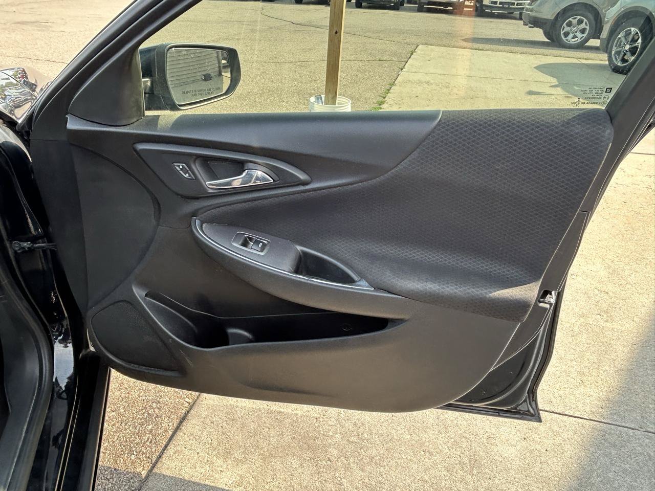 Used 2020 Chevrolet Malibu LT FWD image 16
