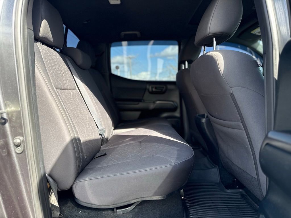 Used 2016 Toyota Tacoma TRD Off-Road image 18