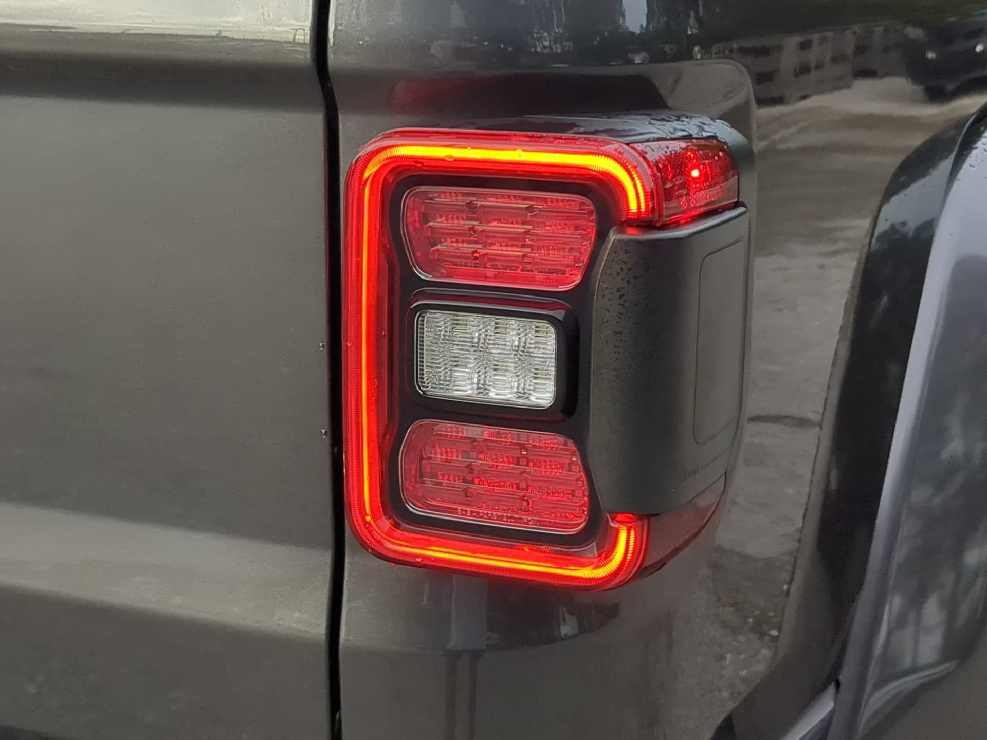 Used 2021 Jeep Gladiator Overland AWD/4WD image 45