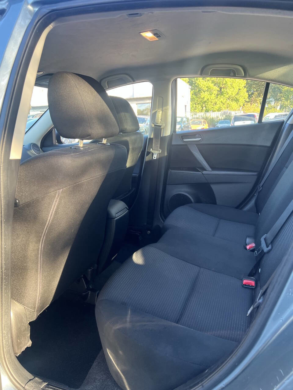 Used 2013 MAZDA MAZDA3 i SV w/ Convenience Pkg image 14