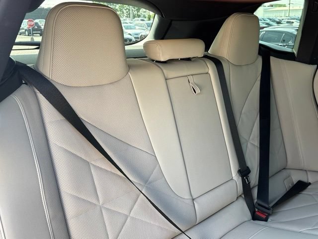 Used 2025 BMW iX xDrive50 AWD/4WD image 32