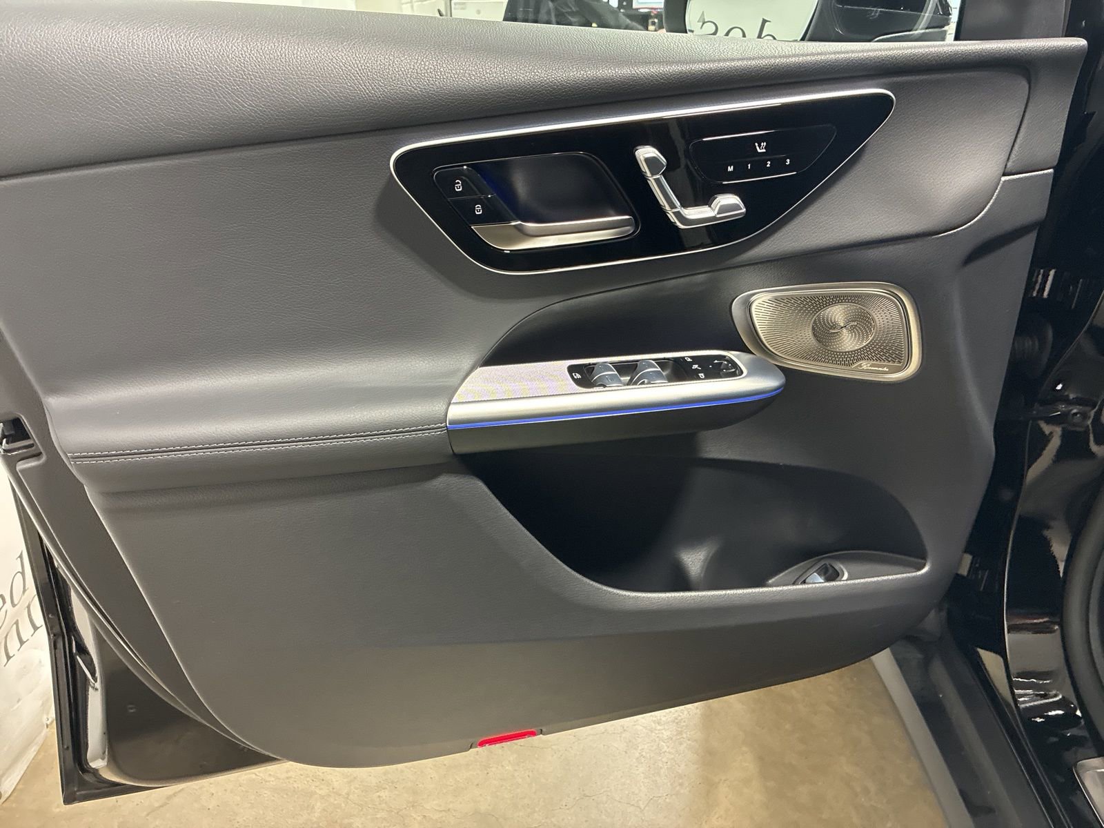 Used 2025 Mercedes-Benz GLC 300 GLC 300 image 8