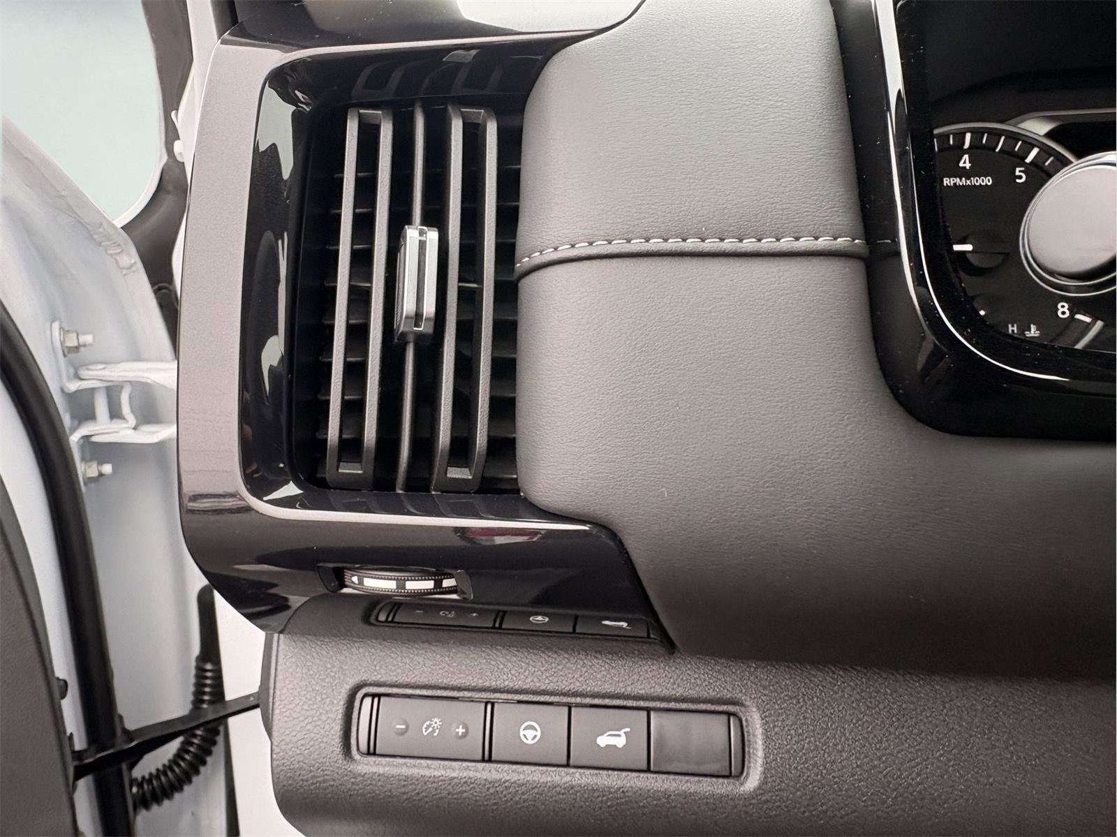 New 2026 Nissan Pathfinder SV AWD/4WD image 28
