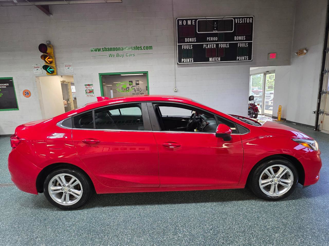 Used 2016 Chevrolet Cruze LT FWD image 5