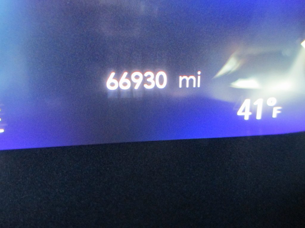 Used 2021 Chrysler Pacifica Touring-L w/ Premium & Safety Sphere Group image 28