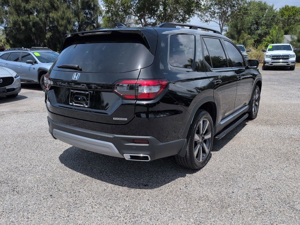 Used 2024 Honda Pilot Touring image 3