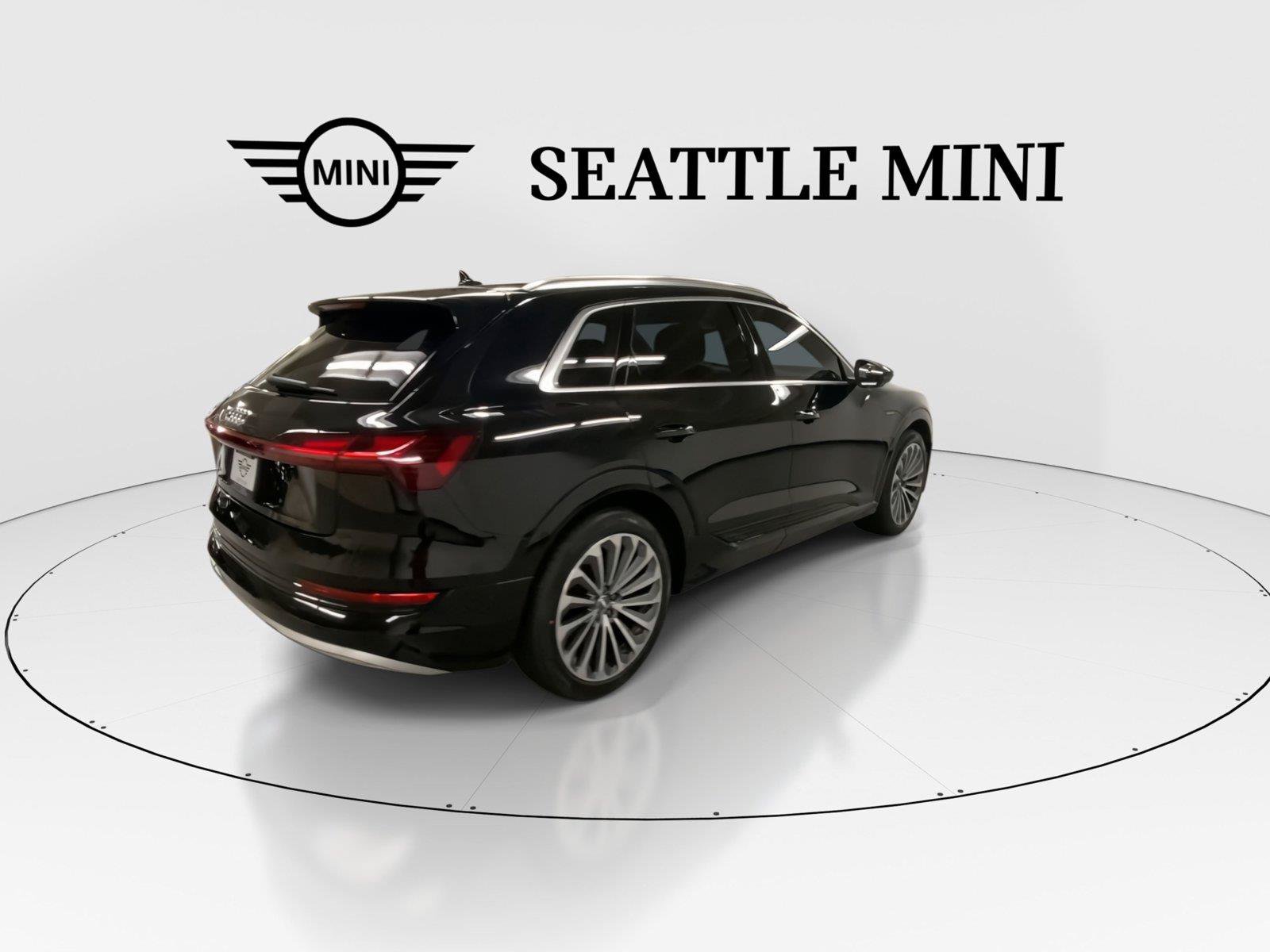 Used 2019 Audi e-tron Prestige w/ Prestige Package AWD/4WD image 11