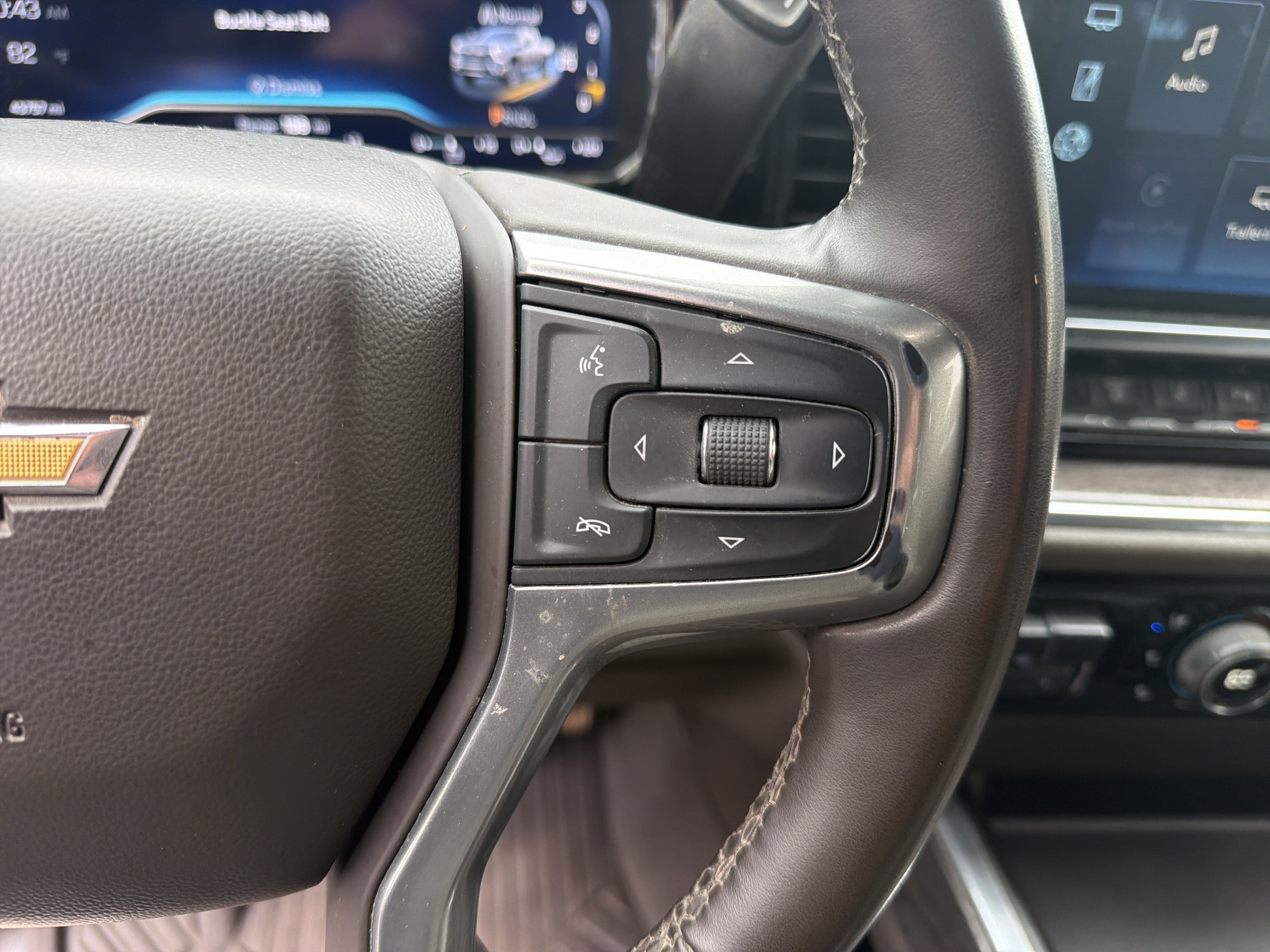 Used 2024 Chevrolet Silverado 2500 LTZ w/ LTZ Convenience Package AWD/4WD image 19