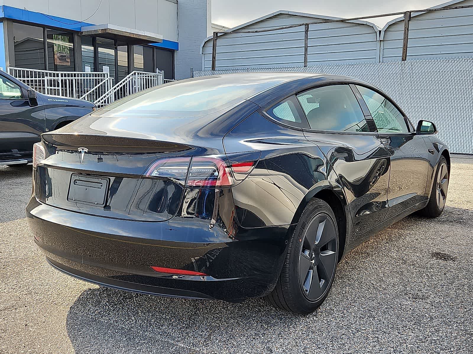 Used 2021 Tesla Model 3 Standard Range Plus RWD image 3