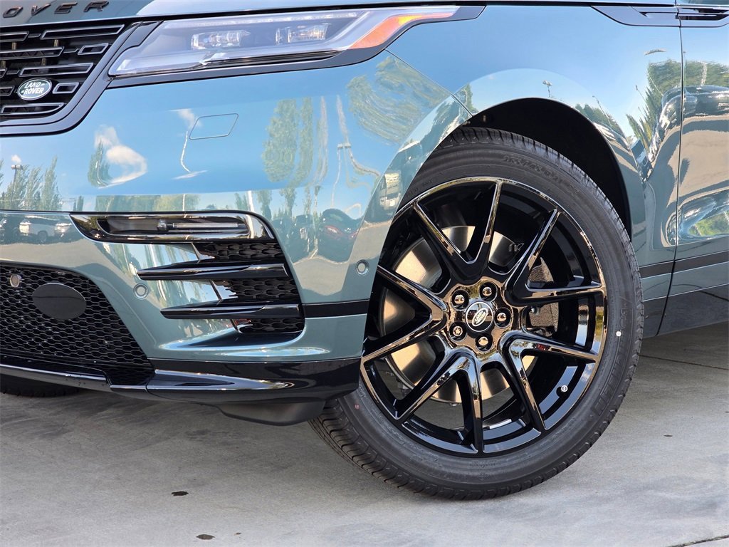 New 2026 Land Rover Range Rover Velar Dynamic SE image 2