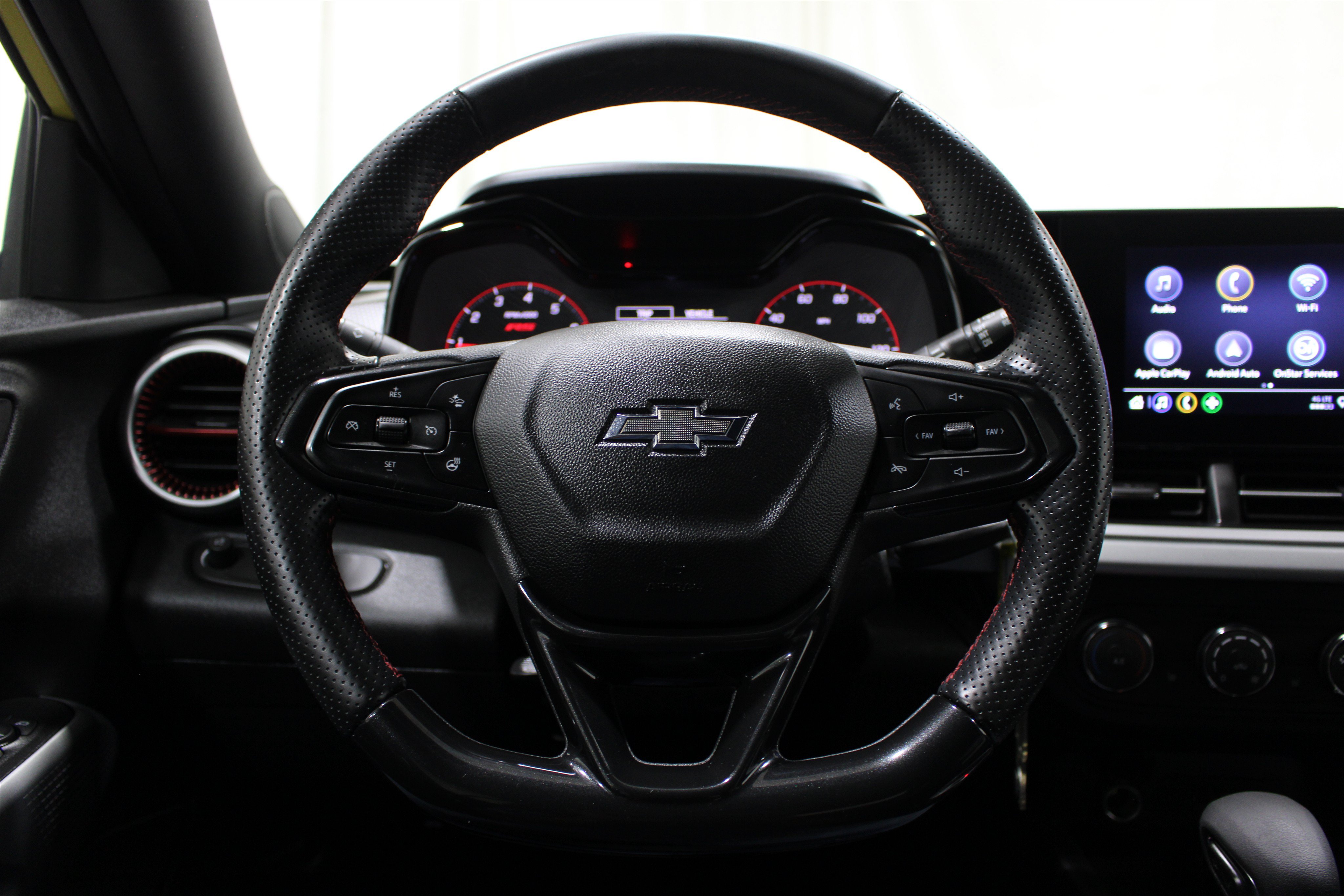 Used 2024 Chevrolet Trax RS w/ Driver Confidence Package FWD image 11