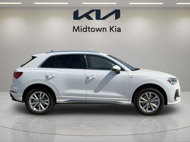 Used 2025 Audi Q3 2.0T Premium image 2