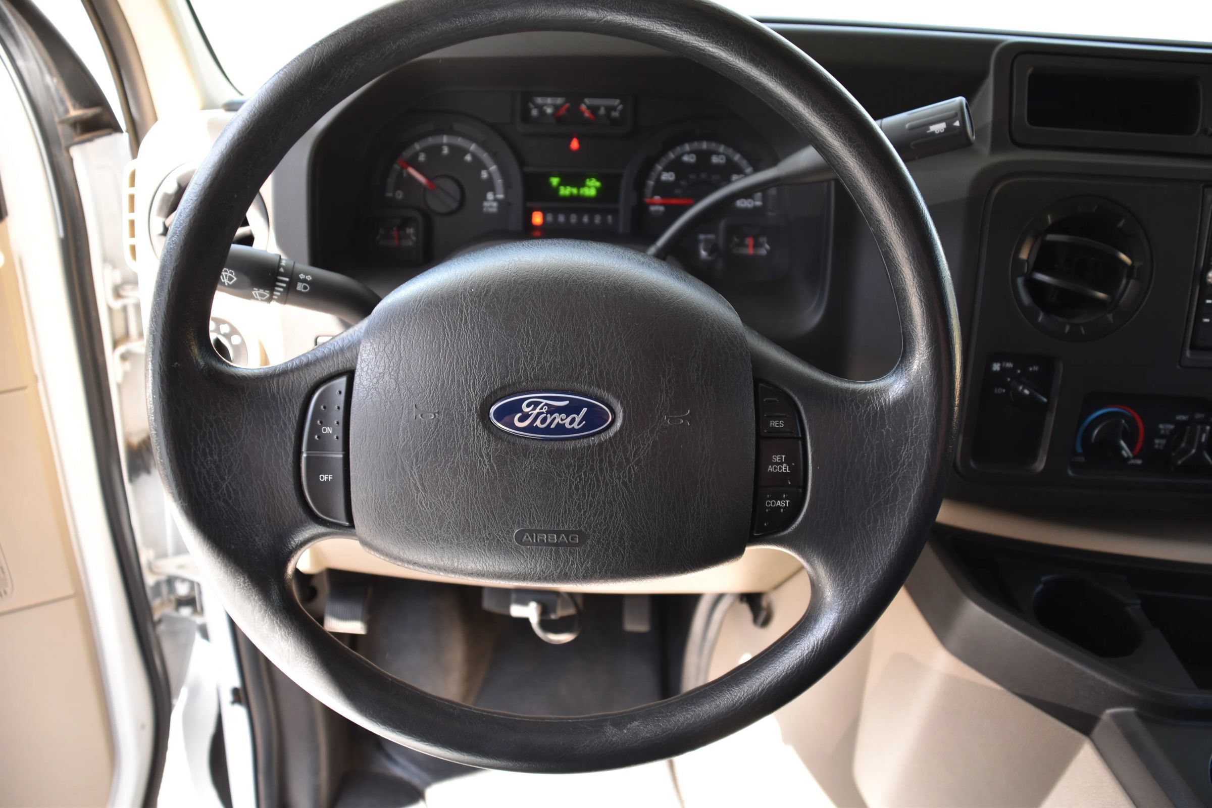 Used 2019 Ford E-450 and Econoline 450 Super Duty w/ Motorhome Prep Package RWD image 14