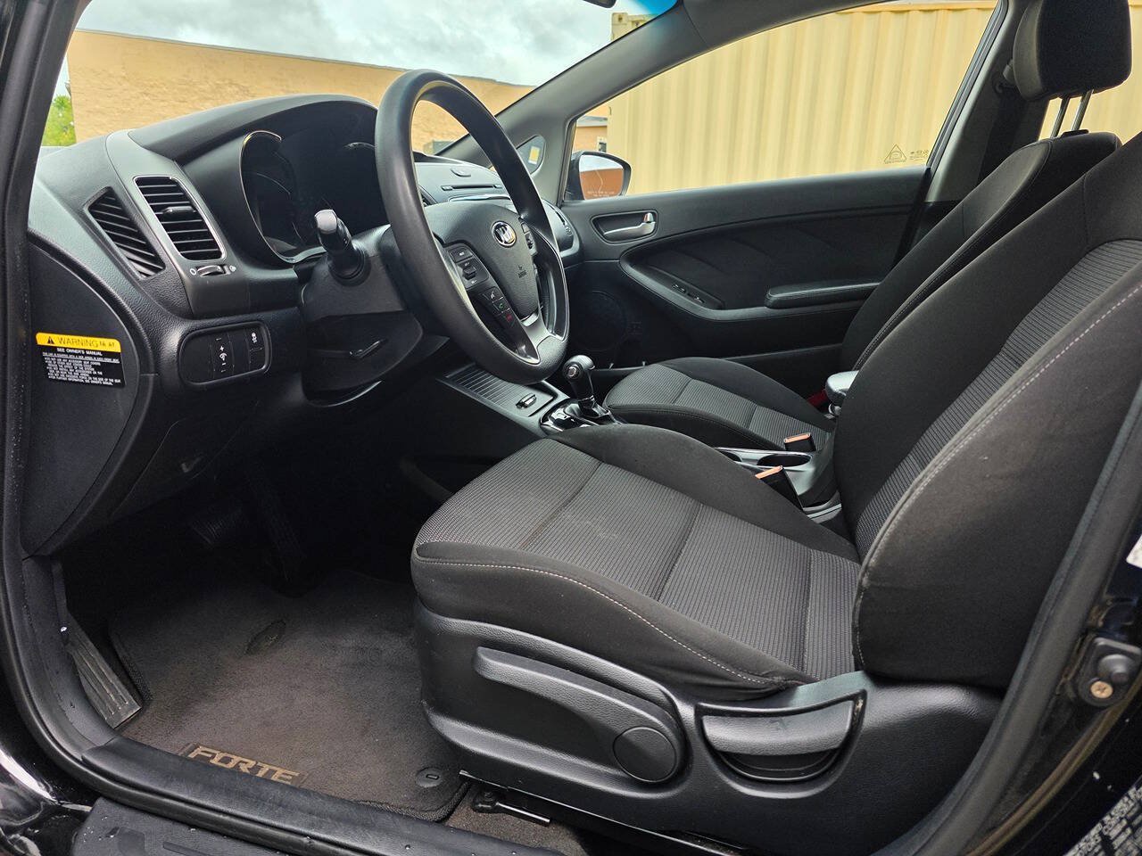 Used 2017 Kia Forte LX FWD image 11