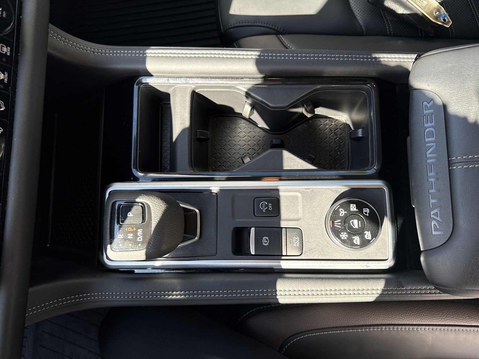 Used 2025 Nissan Pathfinder Platinum w/ Cargo Package AWD/4WD image 32
