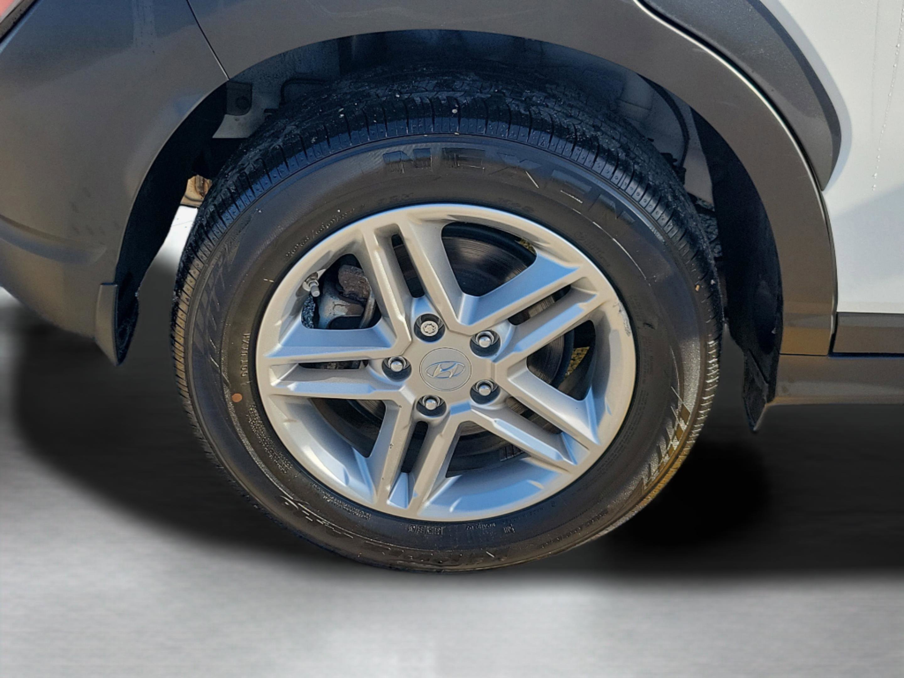 Certified 2023 Hyundai Kona SE w/ Cargo Package image 5