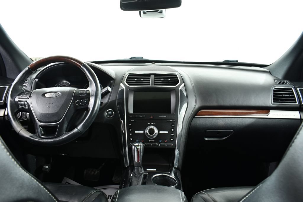 Used 2019 Ford Explorer Platinum AWD/4WD image 7