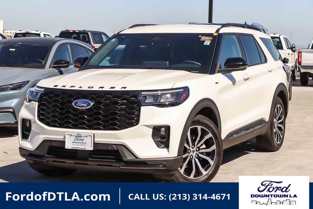 Certified 2025 Ford Explorer ST-Line RWD video 1