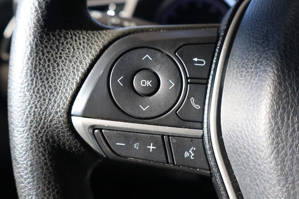 Used 2021 Toyota Camry LE image 23