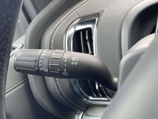 Used 2025 Ford Expedition Platinum image 39