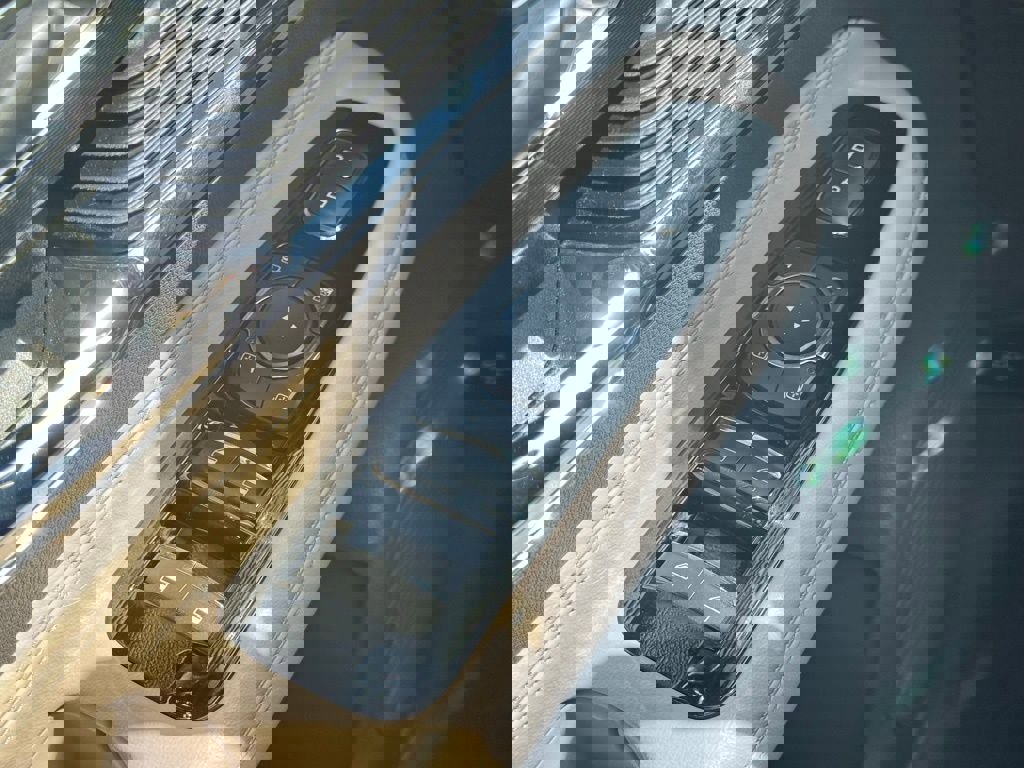 Used 2022 Lincoln Corsair FWD image 24