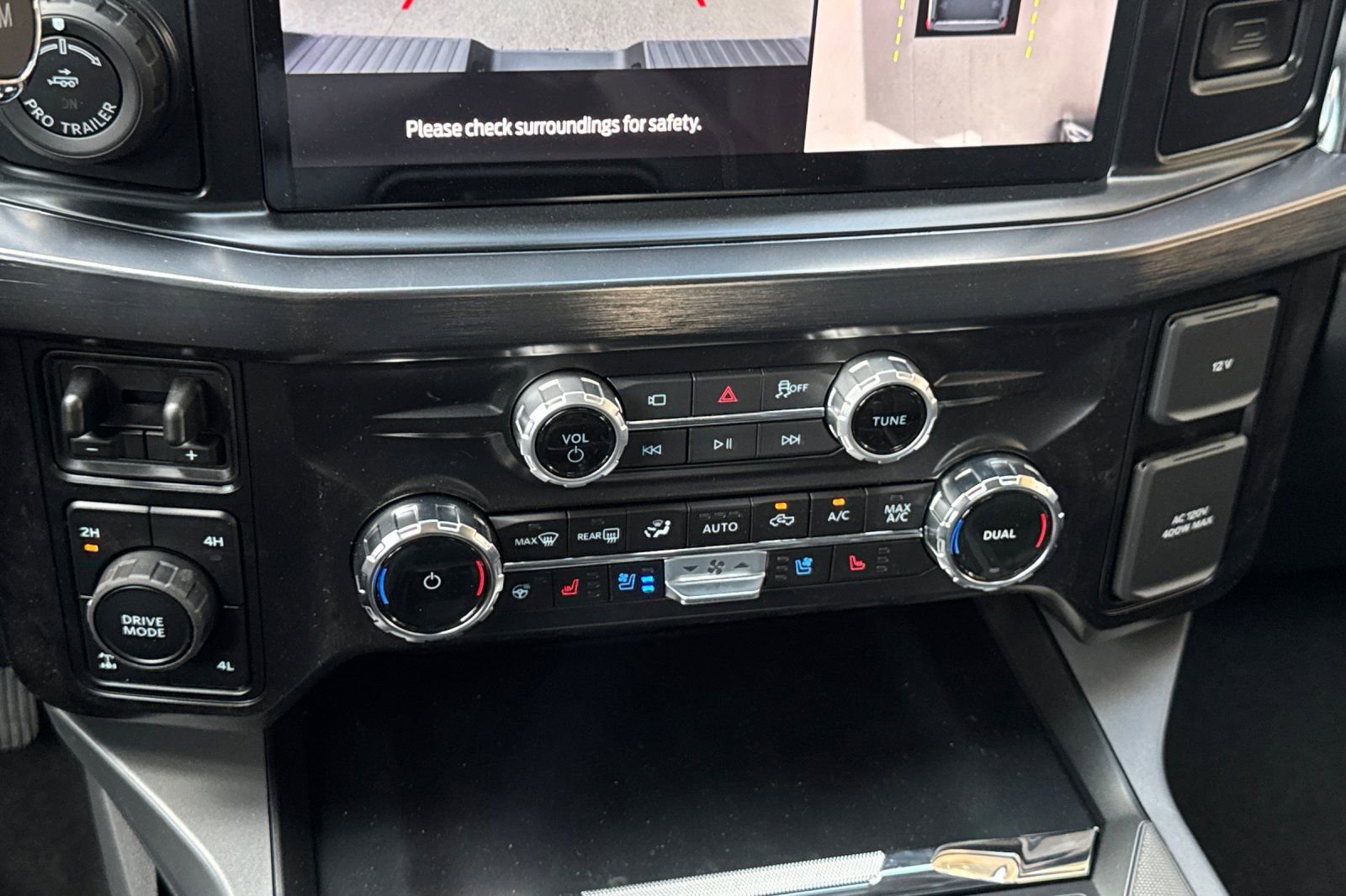 New 2026 Ford F250 Lariat w/ Black Appearance Package AWD/4WD image 19