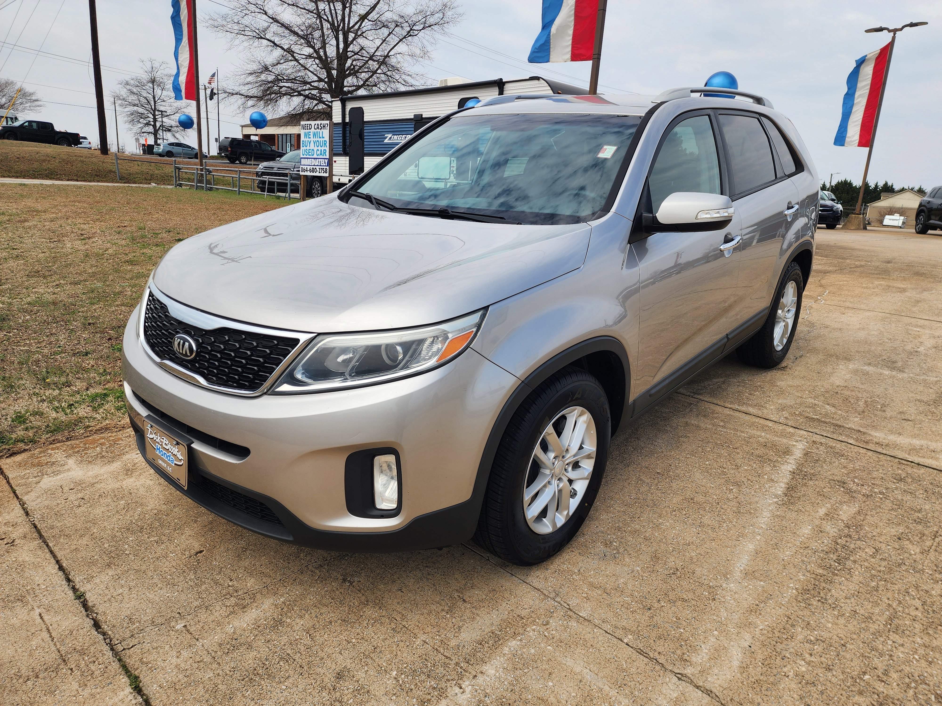 Used 2015 Kia Sorento LX image 9