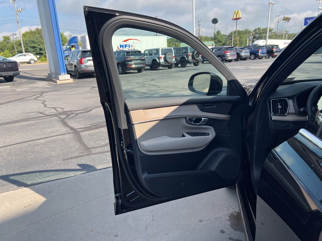 New 2026 Volvo XC90 B6 Plus image 11