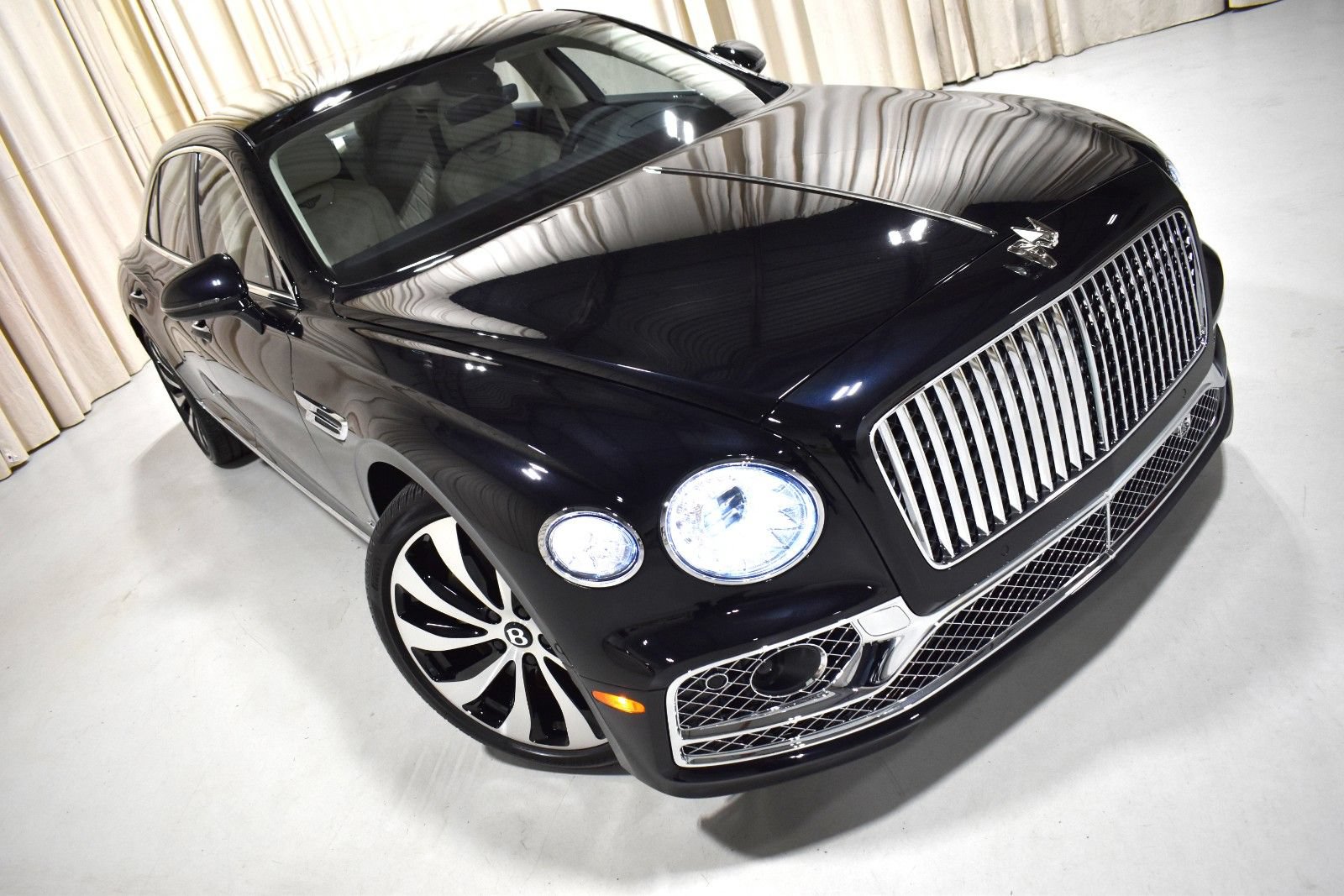 Certified 2023 Bentley Flying Spur Azure AWD/4WD image 12