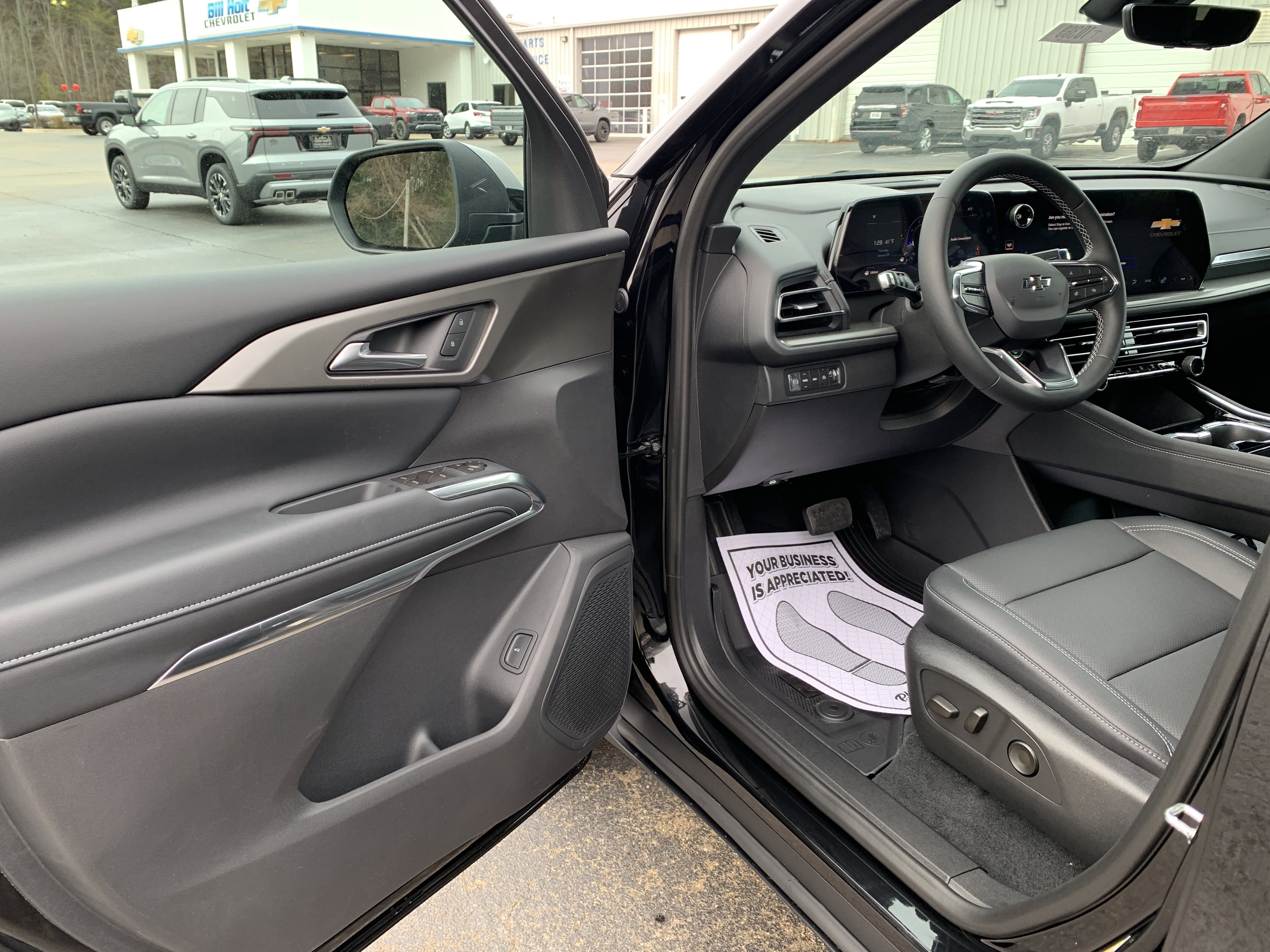 New 2026 Chevrolet Traverse LT w/ Midnight/Sport Edition image 6