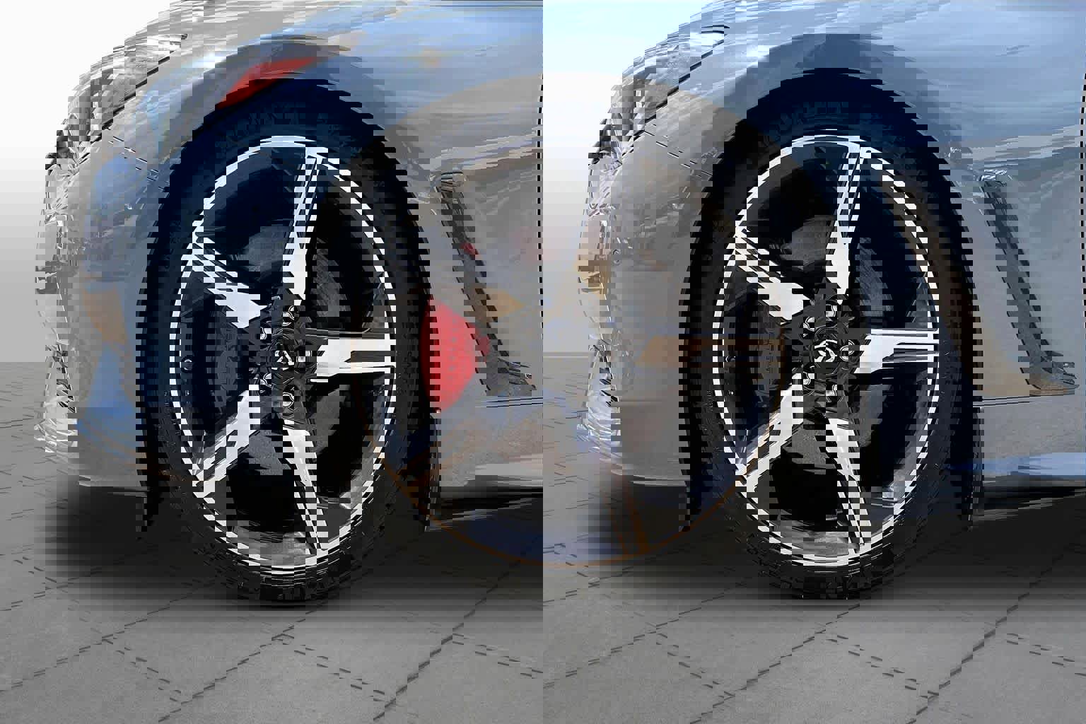 Used 2022 INFINITI Q60 Red Sport 400 w/ Carbon Fiber Package image 10