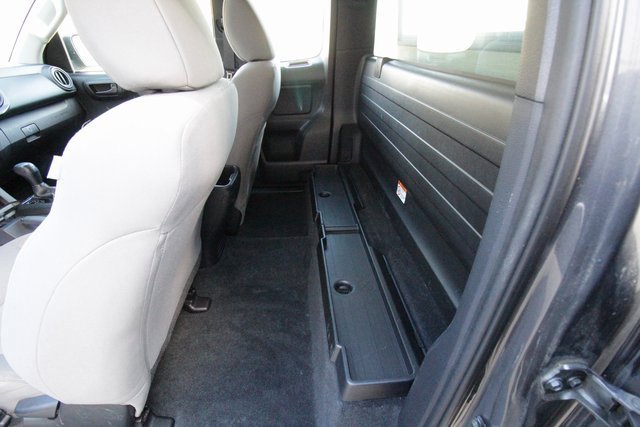 Used 2018 Toyota Tacoma SR5 image 32