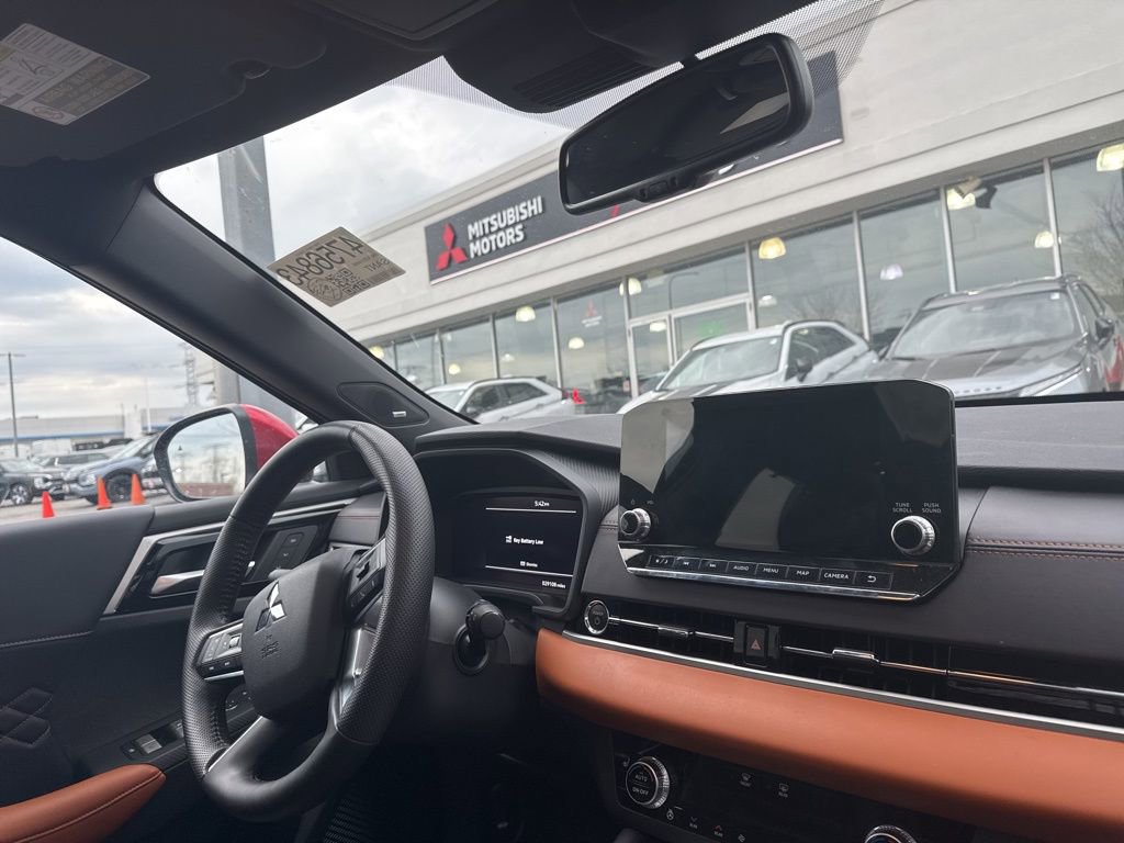 Used 2024 Mitsubishi Outlander SEL image 13