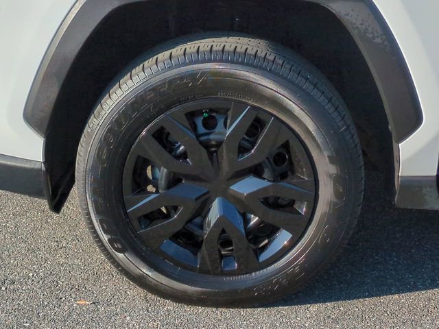 Used 2023 Toyota RAV4 LE FWD image 11