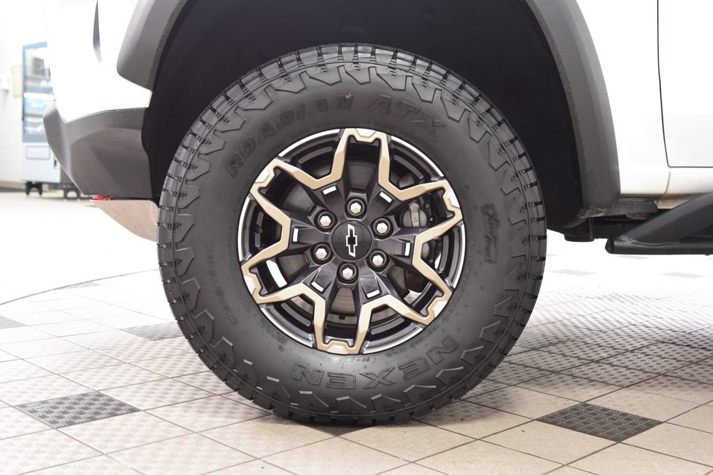 Used 2024 Chevrolet Colorado ZR2 w/ ZR2 Convenience Package III AWD/4WD image 30