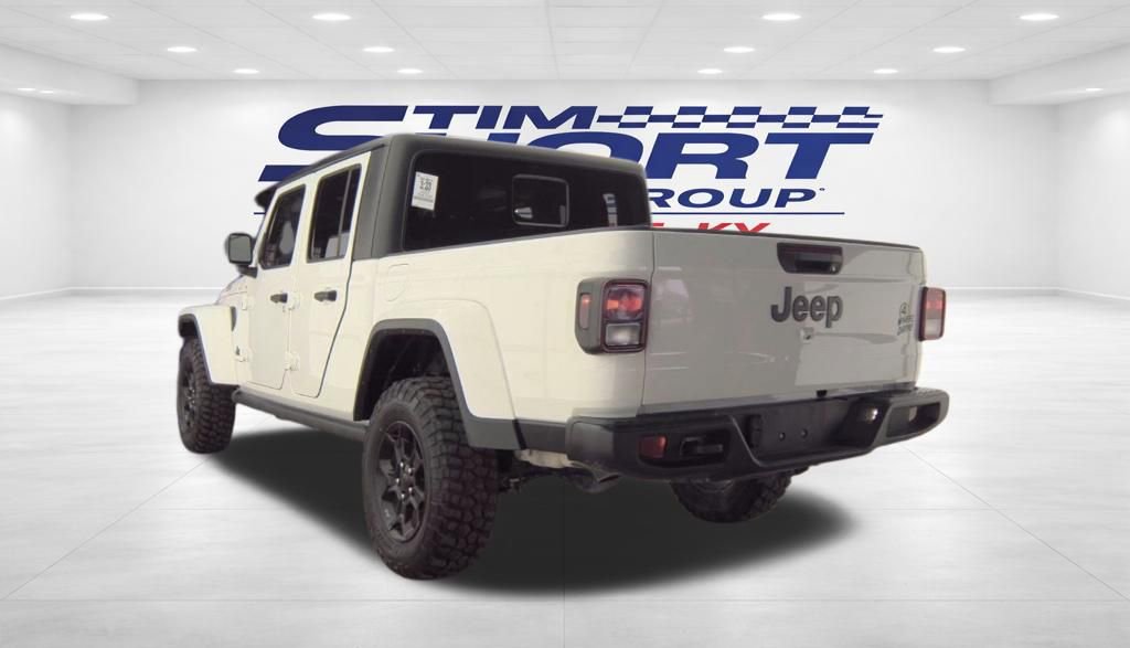 Used 2023 Jeep Gladiator Willys AWD/4WD image 9