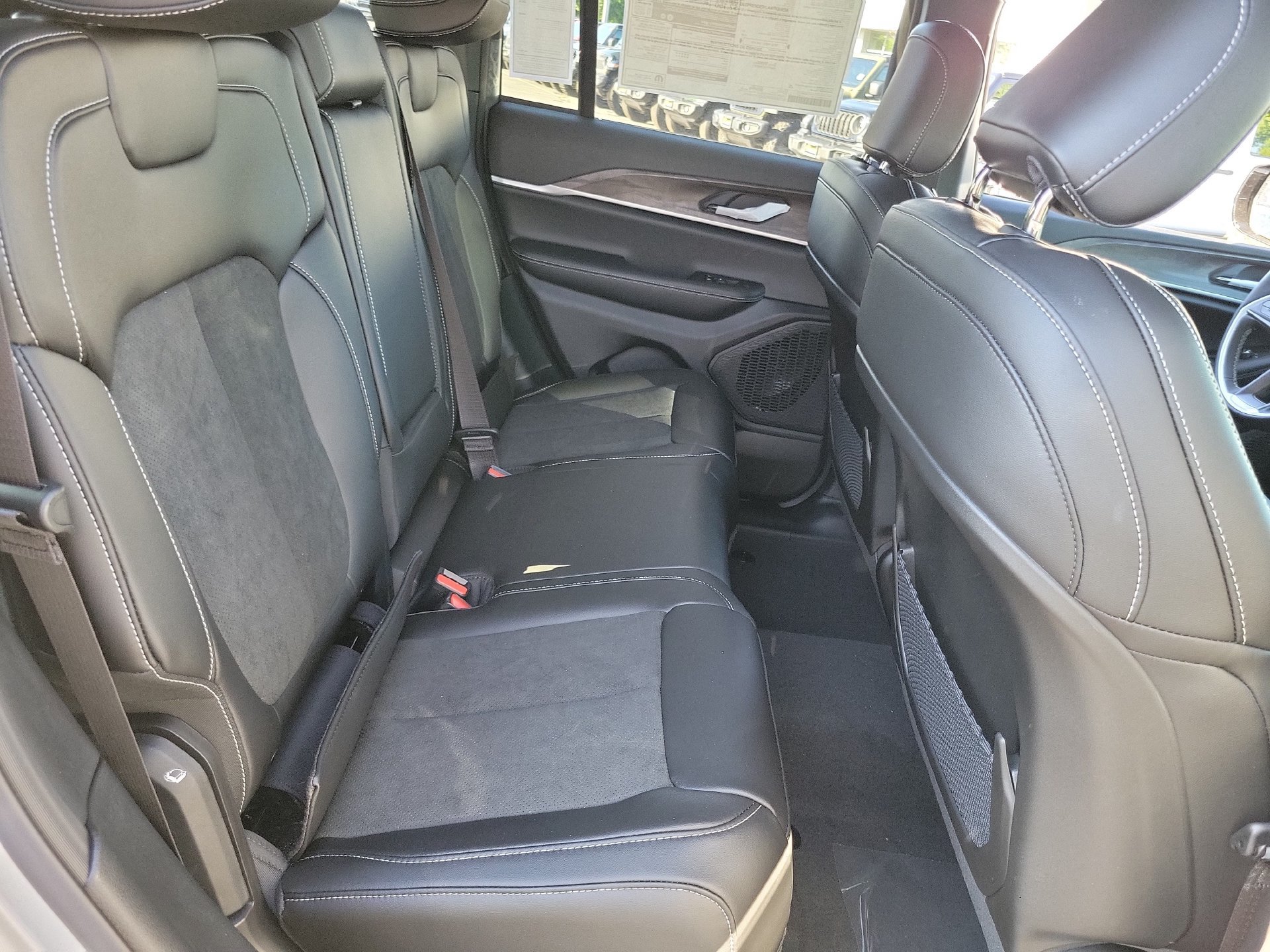 New 2026 Jeep Grand Cherokee Altitude RWD image 20