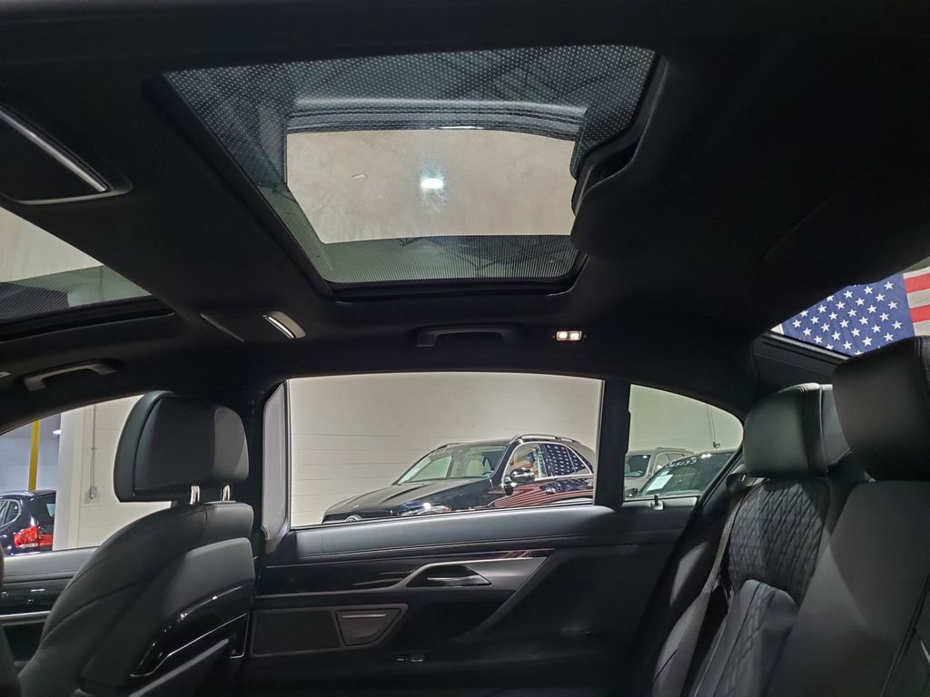 Used 2019 BMW 750i w/ Luxury Rear Seating Package image 29