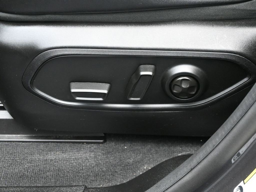 Used 2024 Jeep Grand Cherokee Altitude image 11