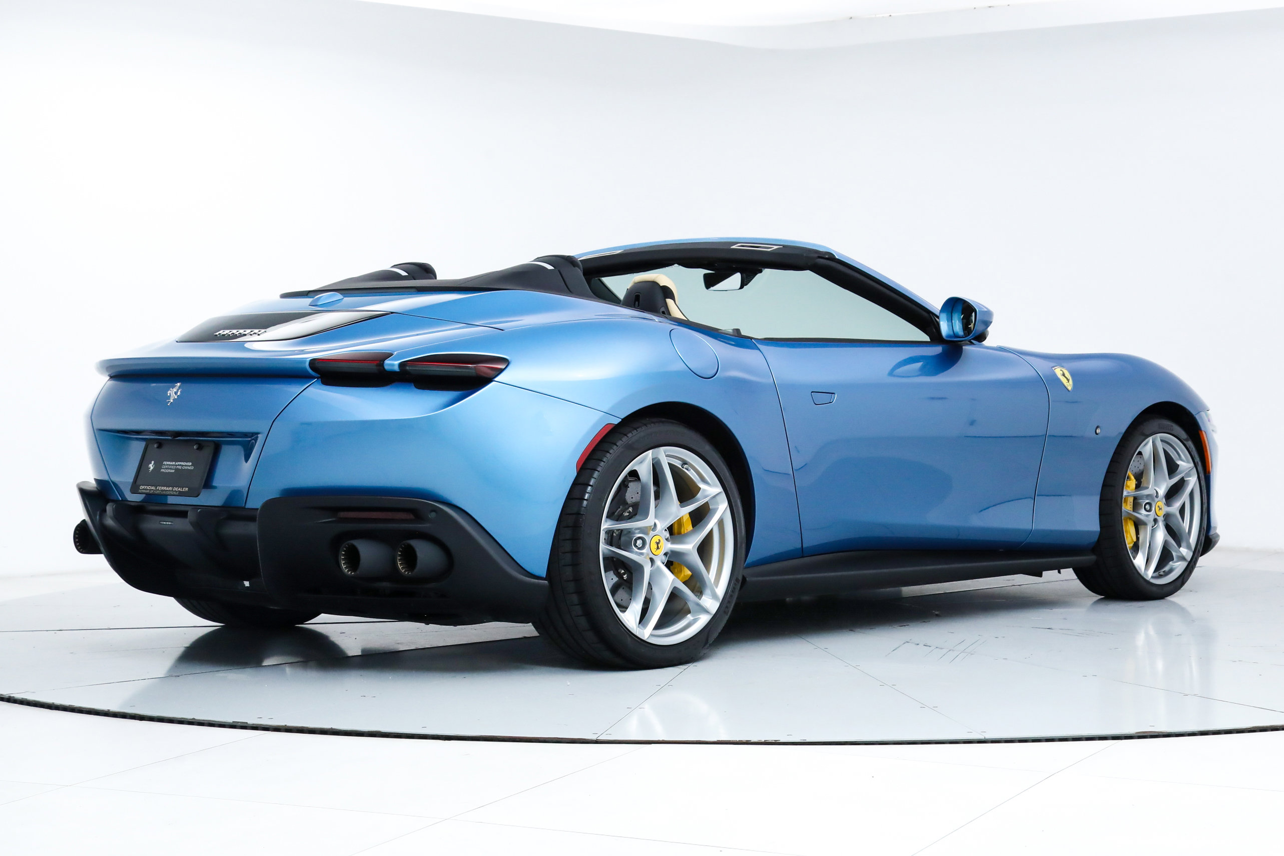 Certified 2025 Ferrari Roma Spider image 3