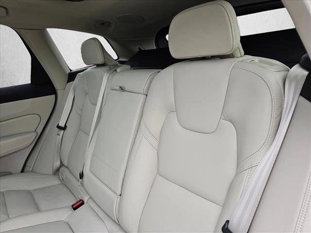 Used 2023 Volvo XC60 B5 Ultimate image 12