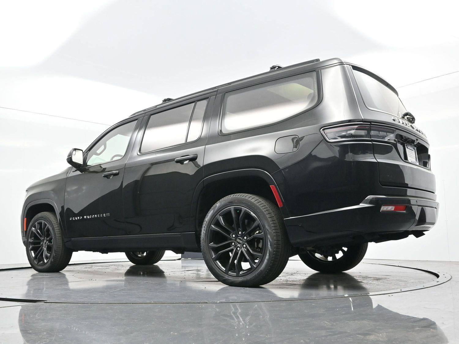 Used 2024 Jeep Grand Wagoneer Series III w/ Quick Order Packagew 28T AWD/4WD image 55