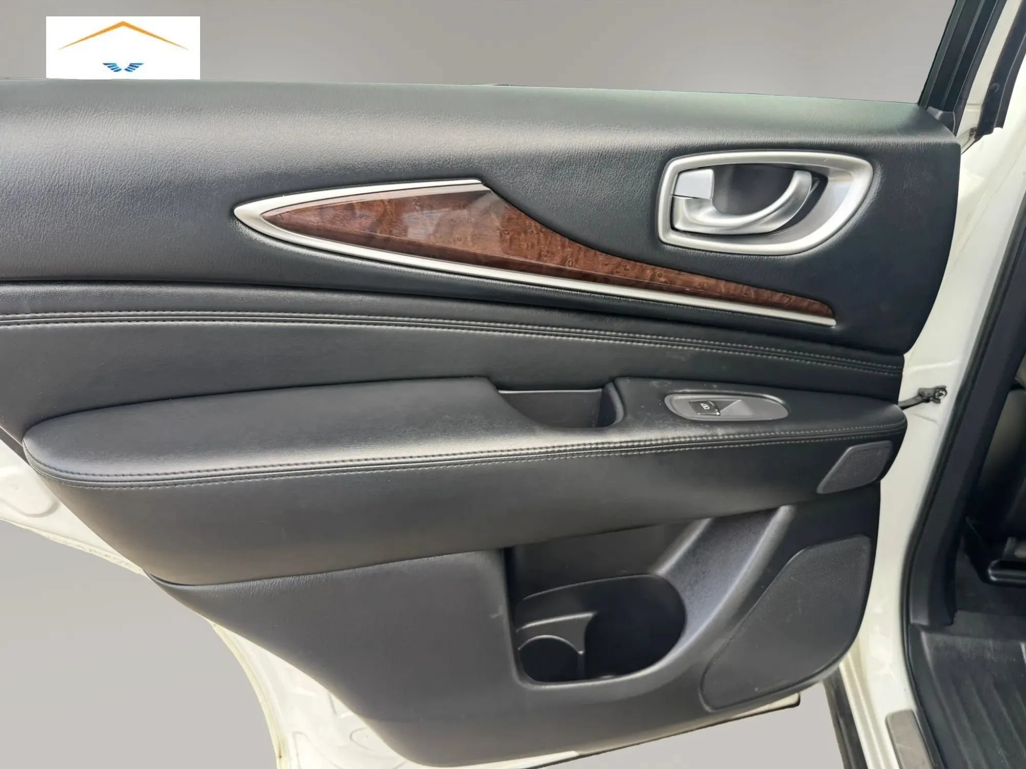 Used 2013 INFINITI JX35 AWD w/ Premium Pkg image 19