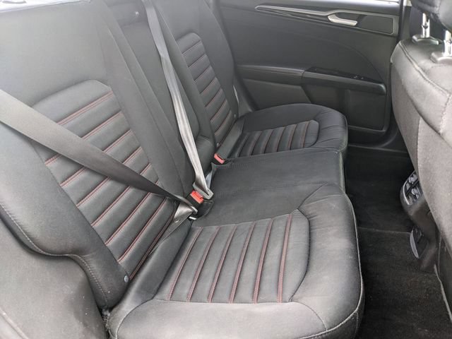Used 2015 Ford Fusion SE w/ Equipment Group 201A FWD image 28