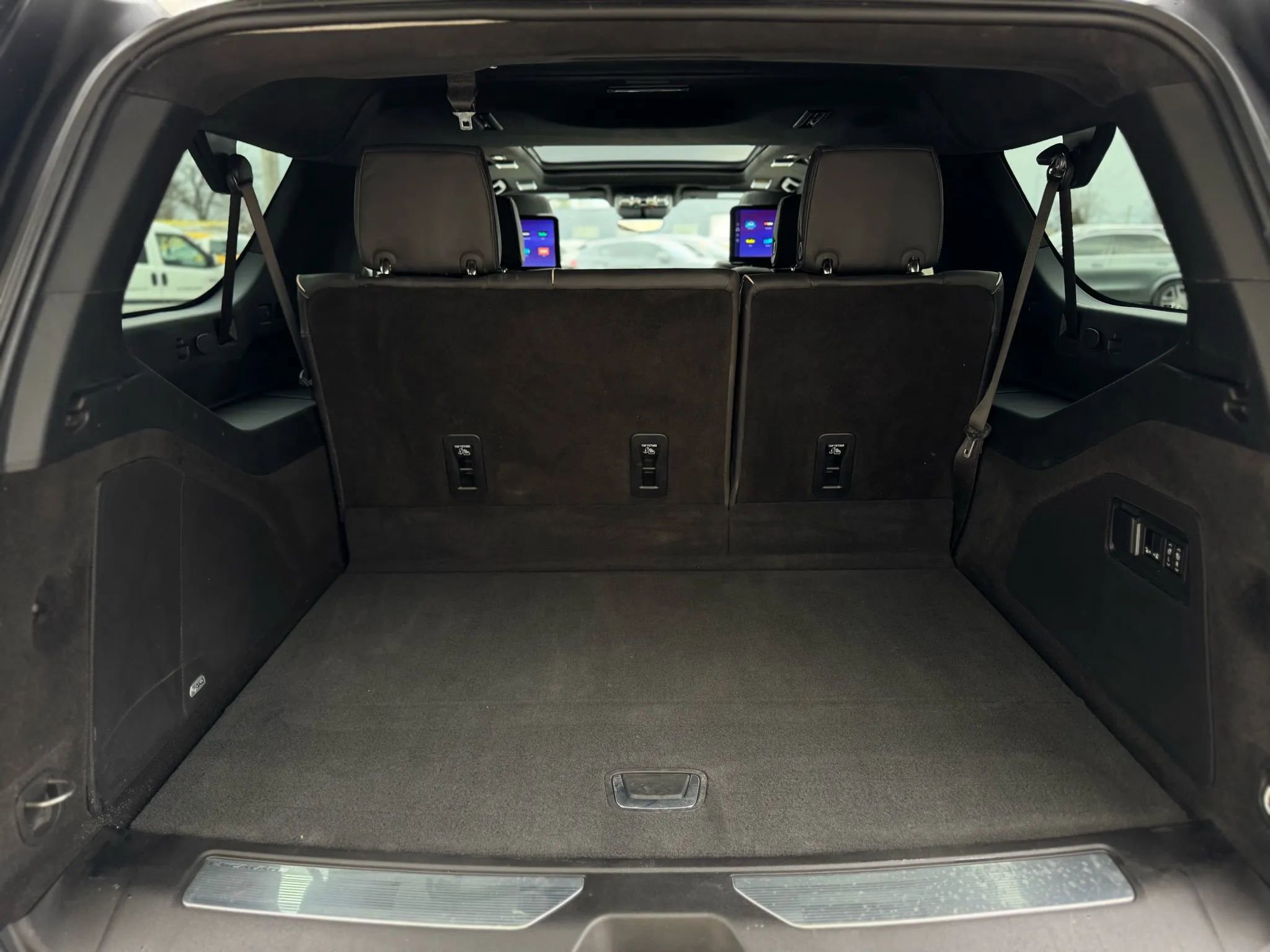 Used 2025 Cadillac Escalade ESV Sport Platinum w/ LPO, Floor Liner Package AWD/4WD image 35
