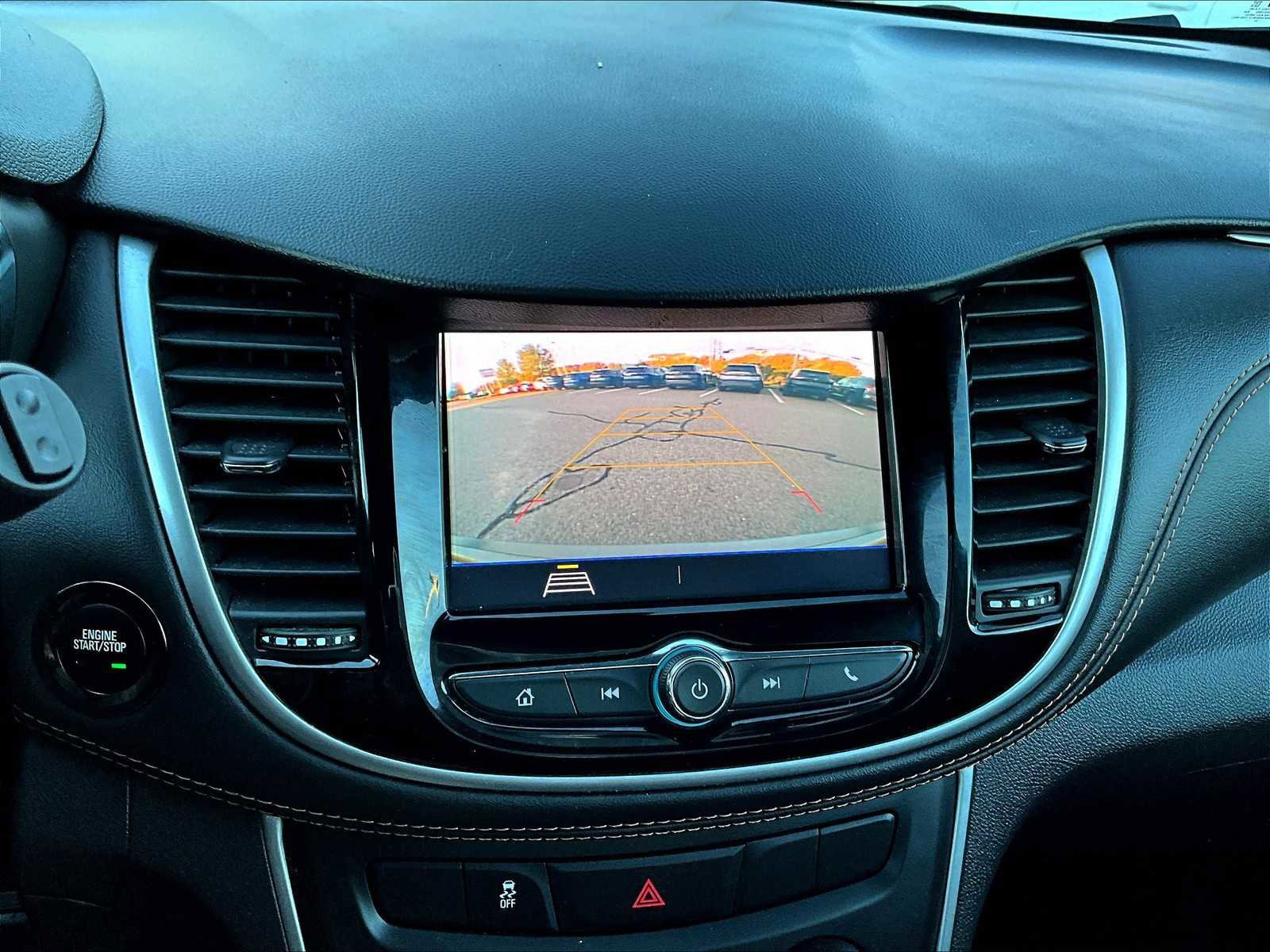 Used 2022 Chevrolet Trax LT w/ LT Convenience Package image 19