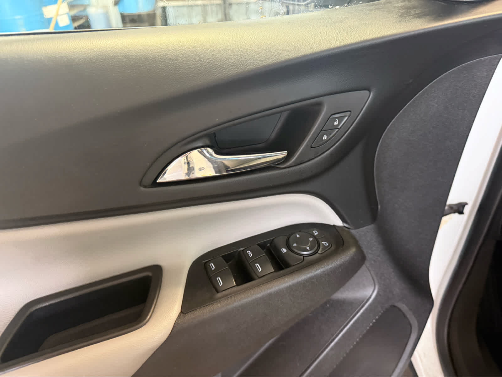 Used 2019 Chevrolet Equinox LS AWD/4WD image 7