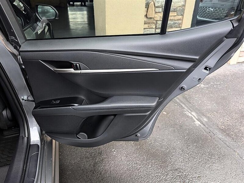 Used 2025 Toyota Camry SE w/ Convenience Package FWD image 28