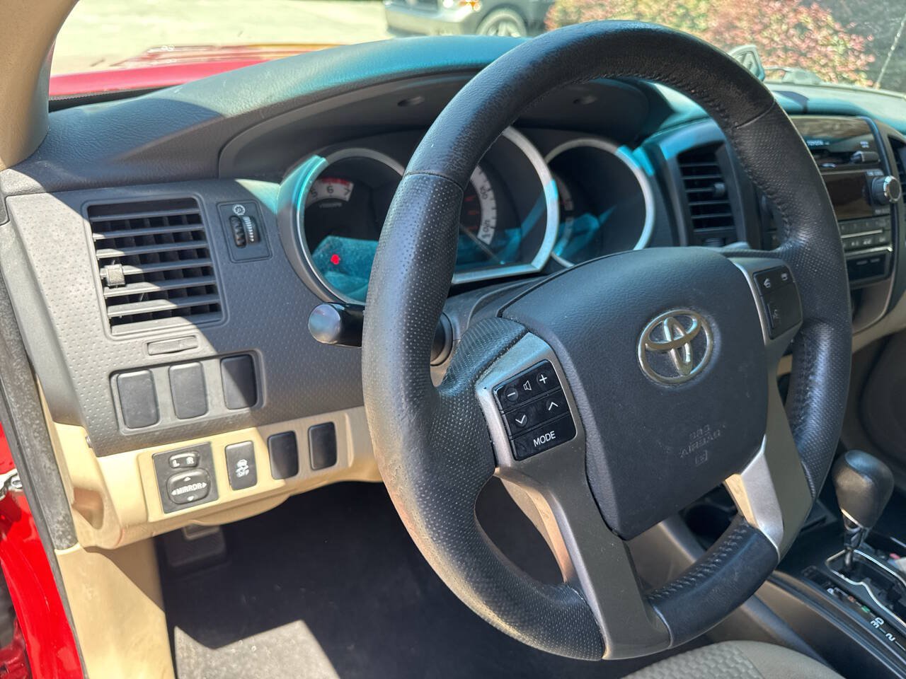 Used 2012 Toyota Tacoma PreRunner w/ Convenience Pkg RWD image 11