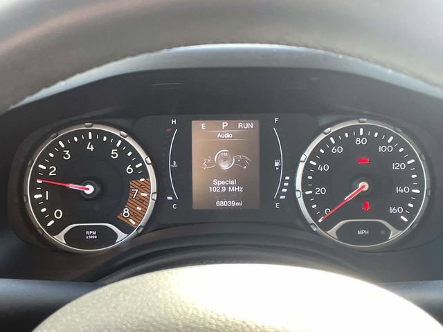 Used 2020 Jeep Renegade Latitude FWD image 19